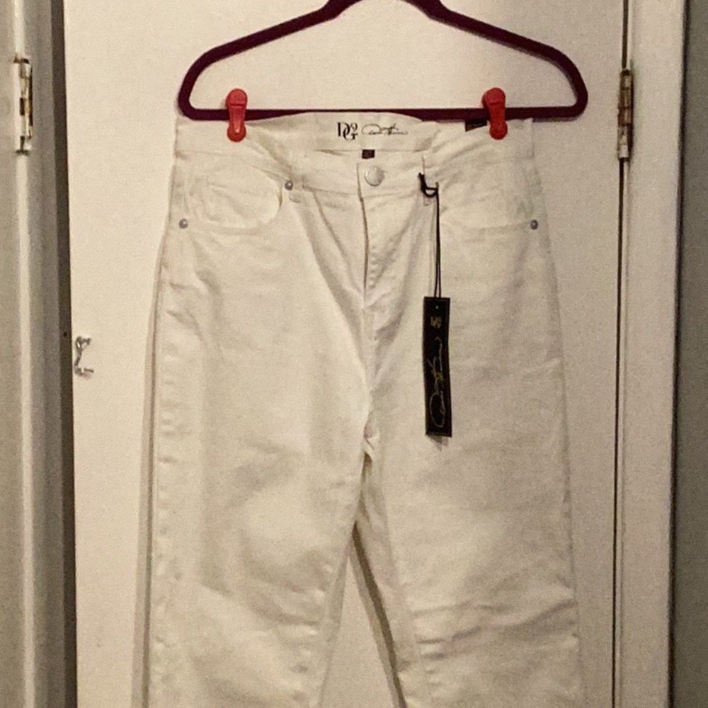 DG2 by Diane Gilman White Straight Leg Jeans
